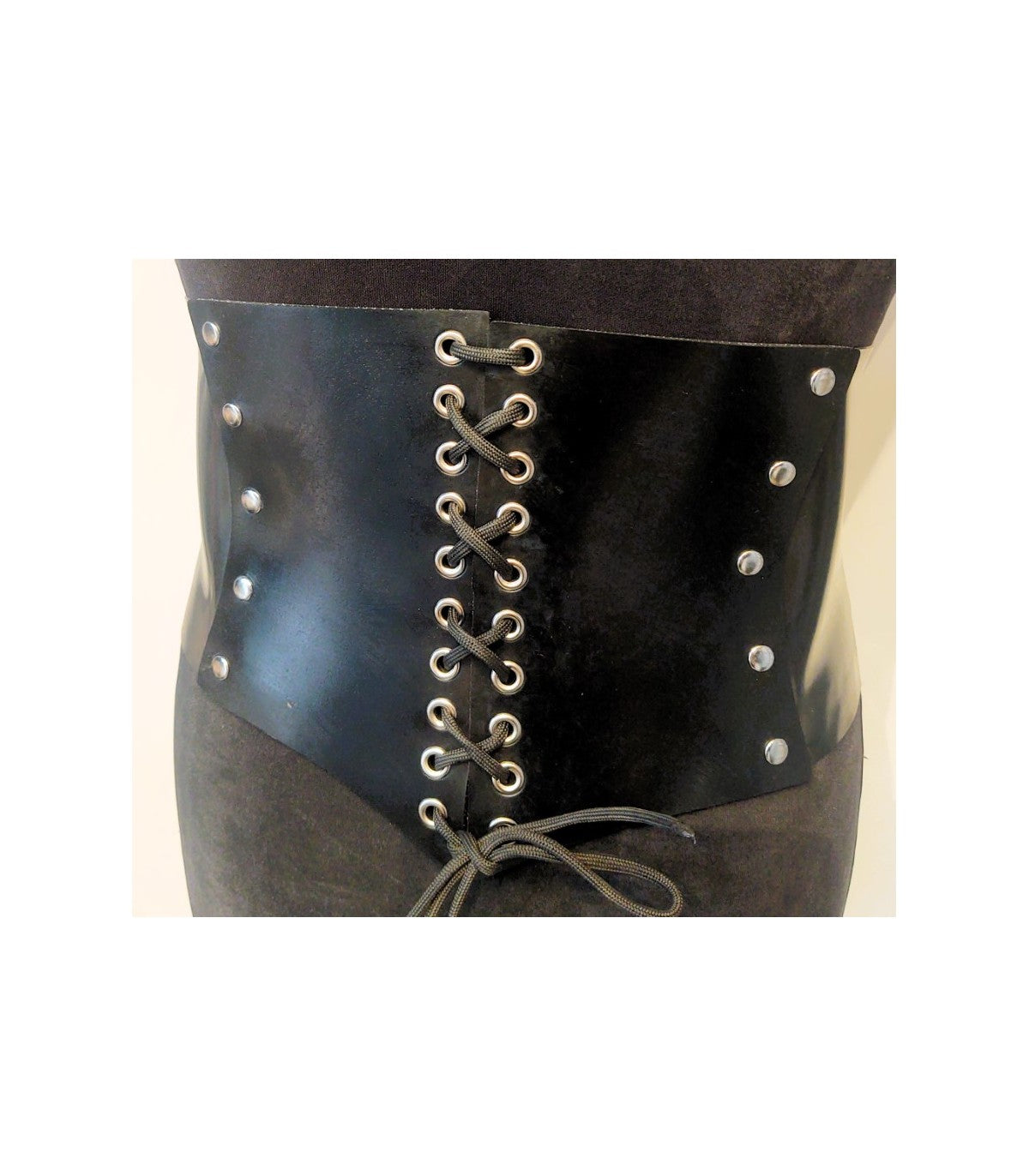 THREE BUCKLE CINCHER