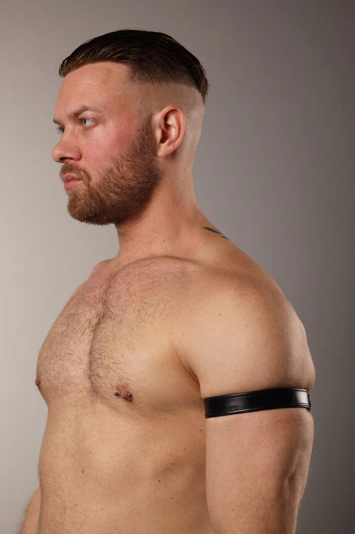 BLACK LEATHER BICEP ARMBAND - SNAP - FULL BLACK