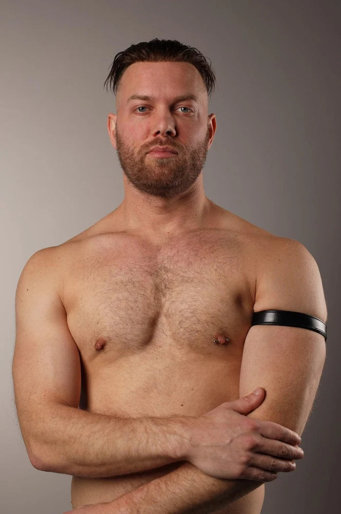BLACK LEATHER BICEP ARMBAND - SNAP - FULL BLACK