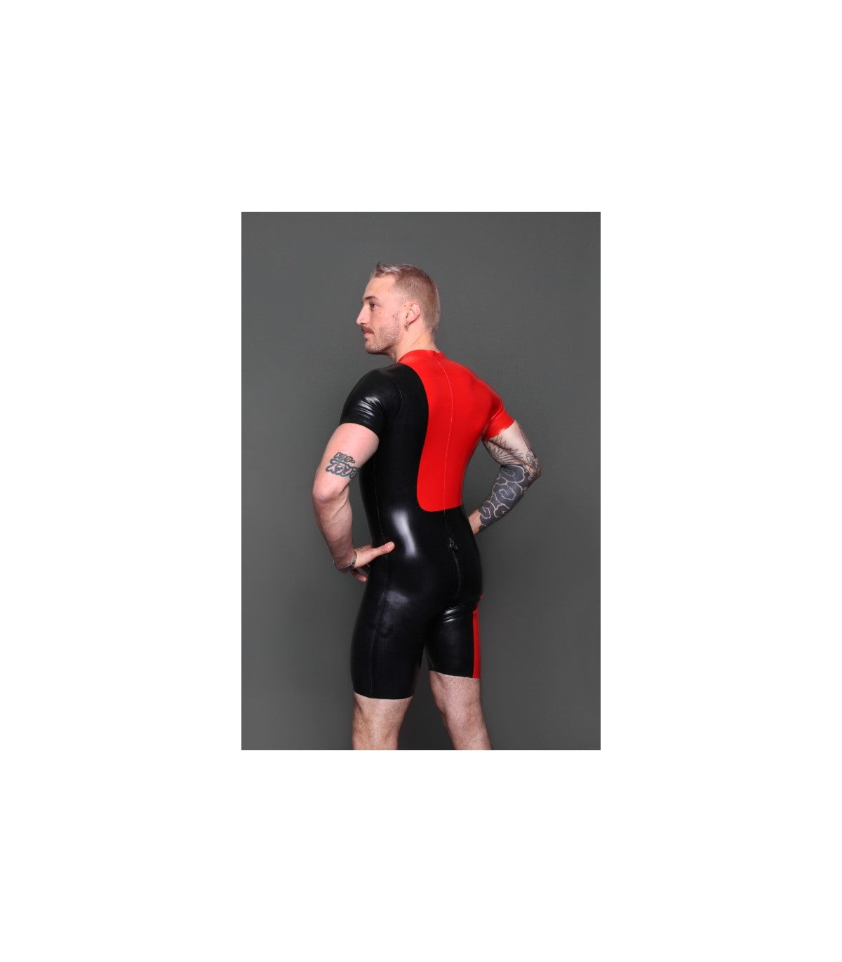 TRITON SUIT BLACK RED